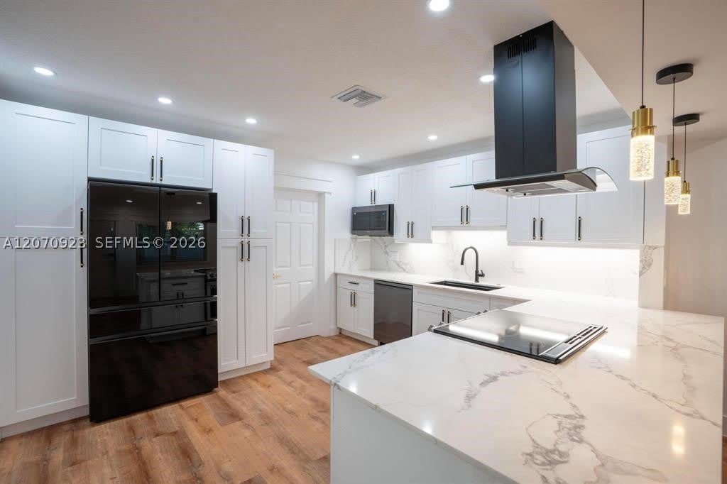 3468 NE 17th Ave – photo 1
