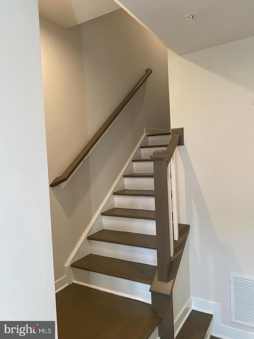 619 HOLYWELL Drive – photo 5