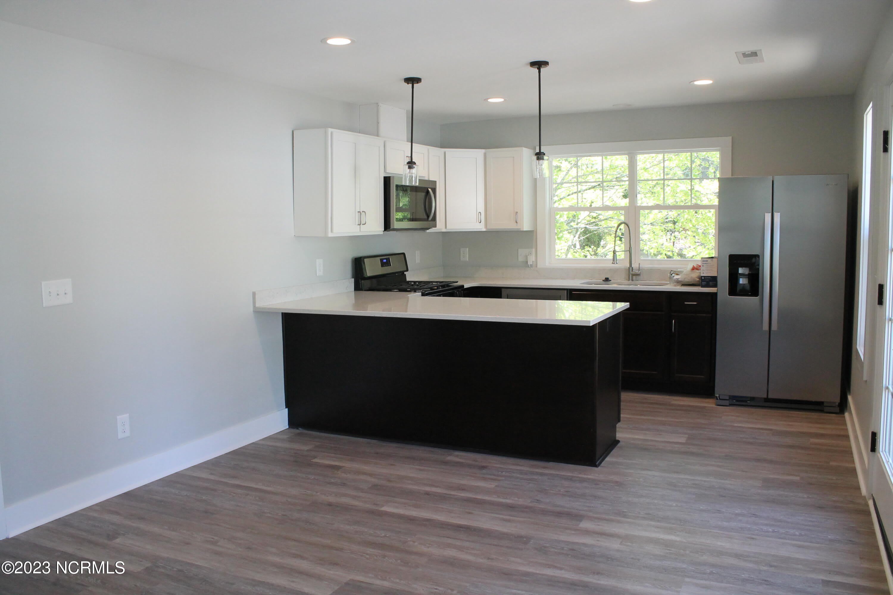 310 N May Street – photo 4