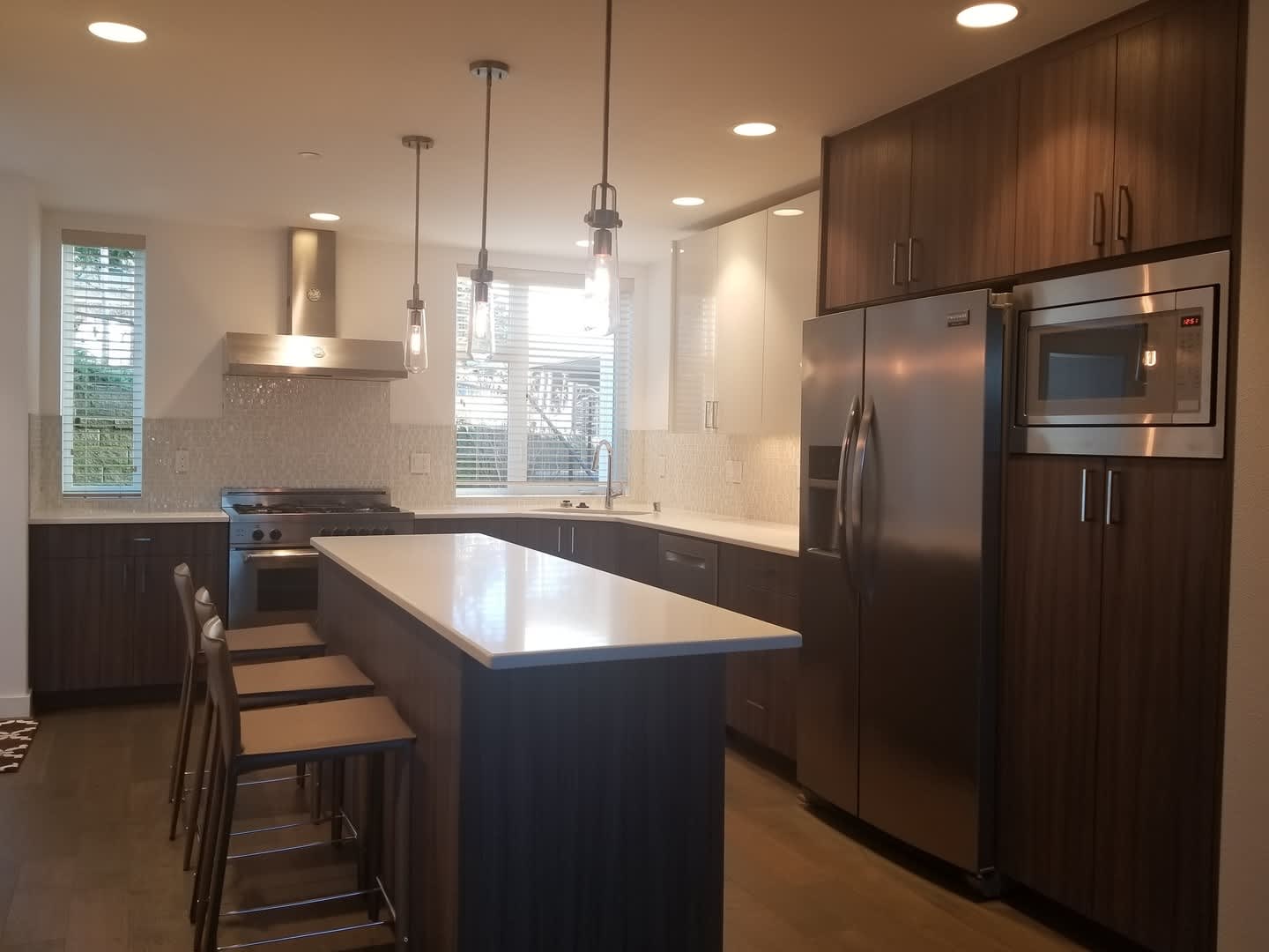 Spacious and modern townhome in Downtown Bellevue – photo 4