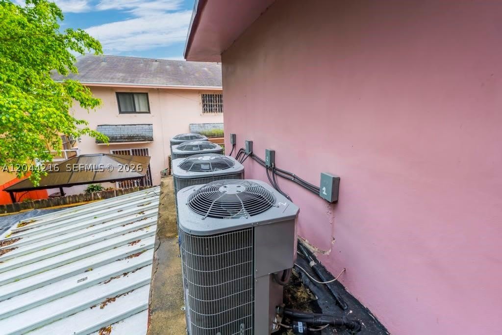 519 NW 10th Ave – photo 5