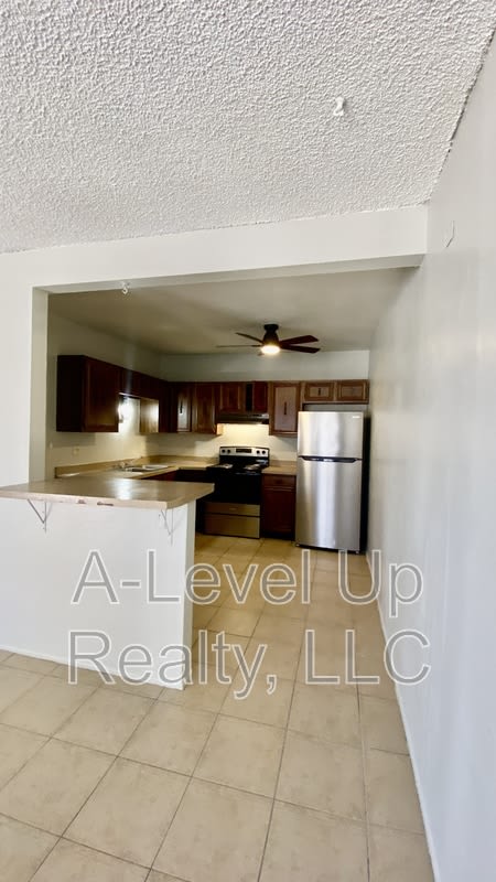 1838 South Rosemont Avenue – photo 5