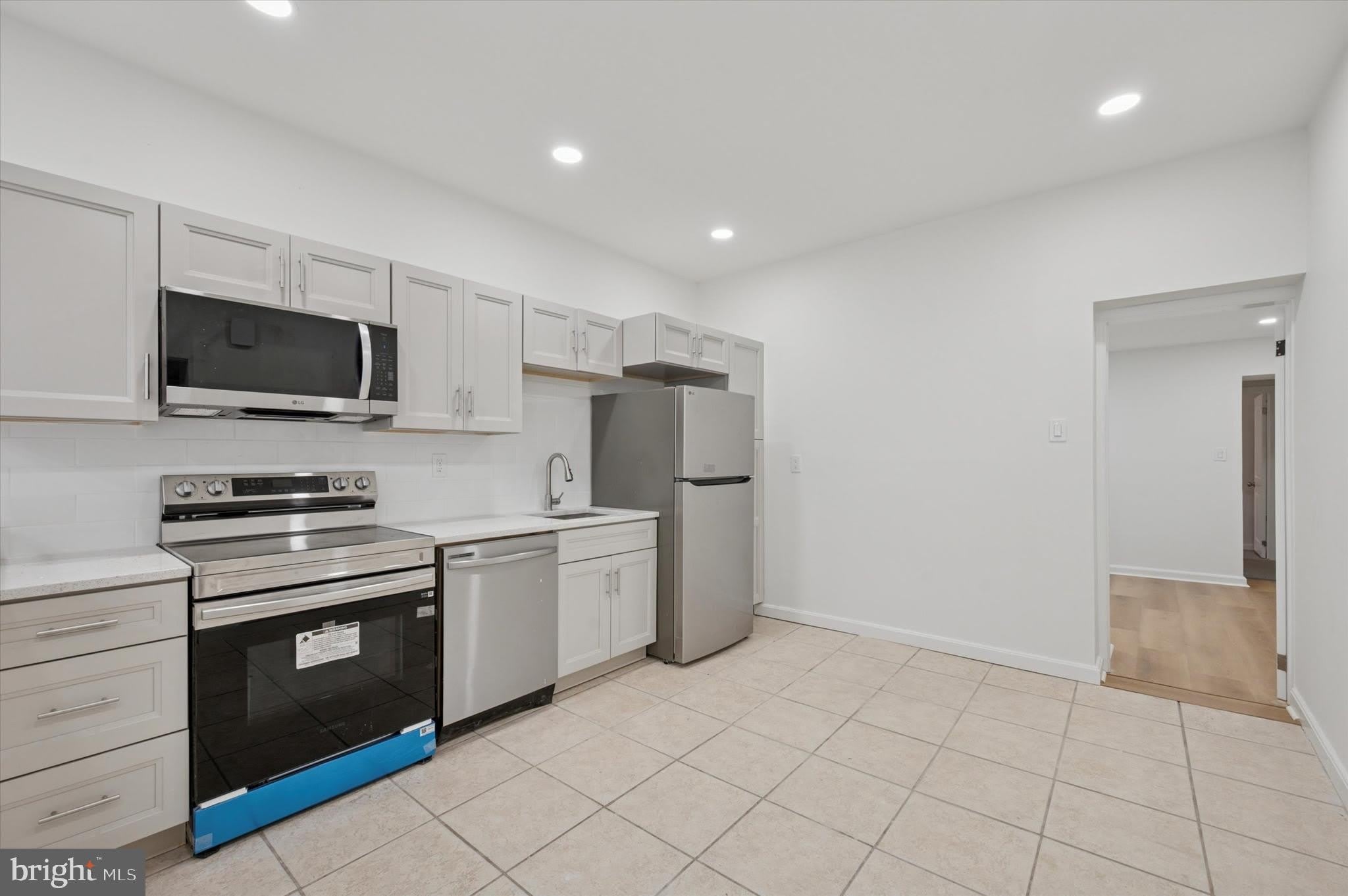 2120 CHRISTIAN Street – photo 5