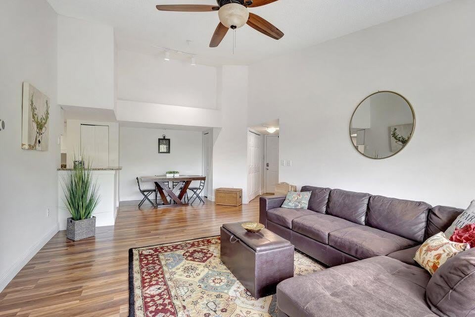 1400 S Crestwood Court S – photo 3