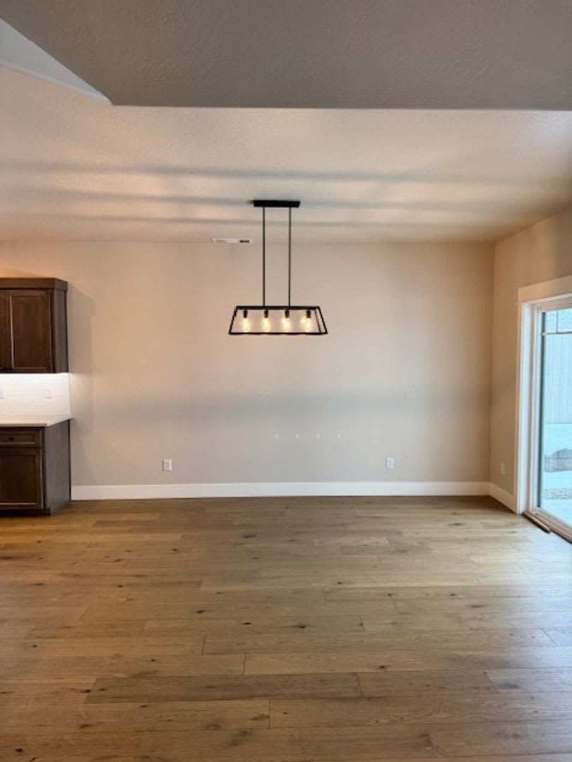 CUSTOM BUILT HOME IN NEWER UPCOMING EAST MEDFORD – photo 4