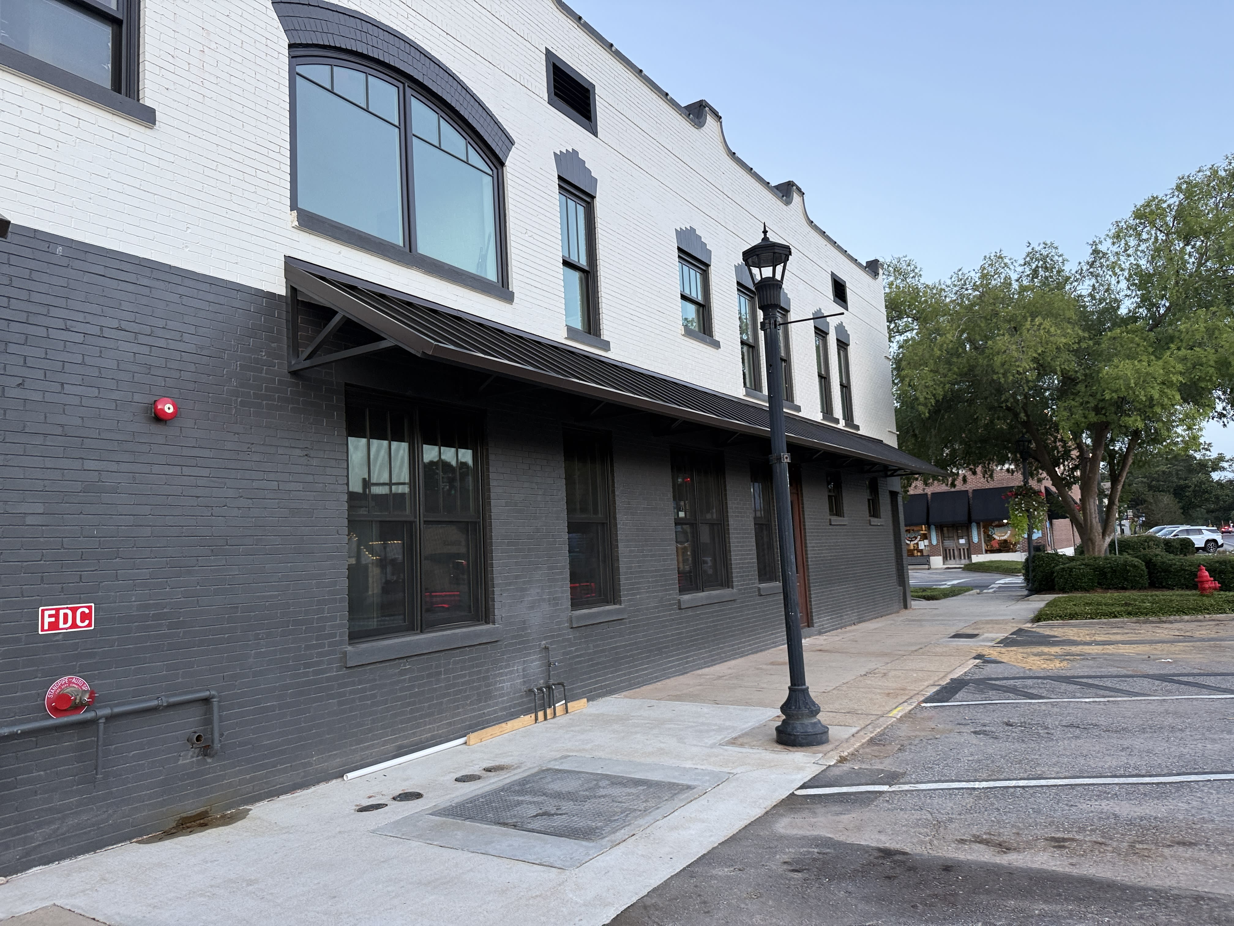 120 W Laurel Ave Unit 201 – photo 1