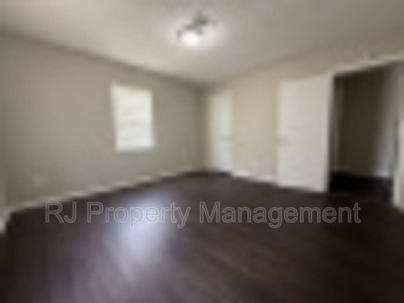 284 Gaston Ave – photo 3