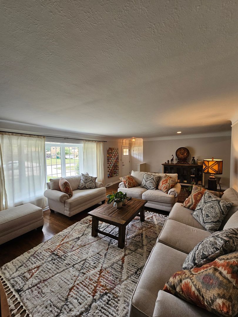 Charming Ranch-Style Home in Seven Hills, OH — Available Now – photo 3
