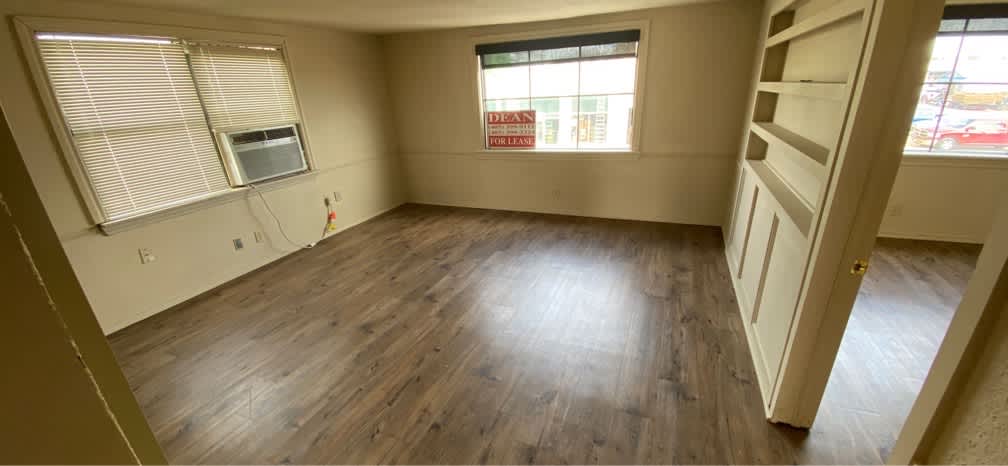 102 W. Main St. – photo 2