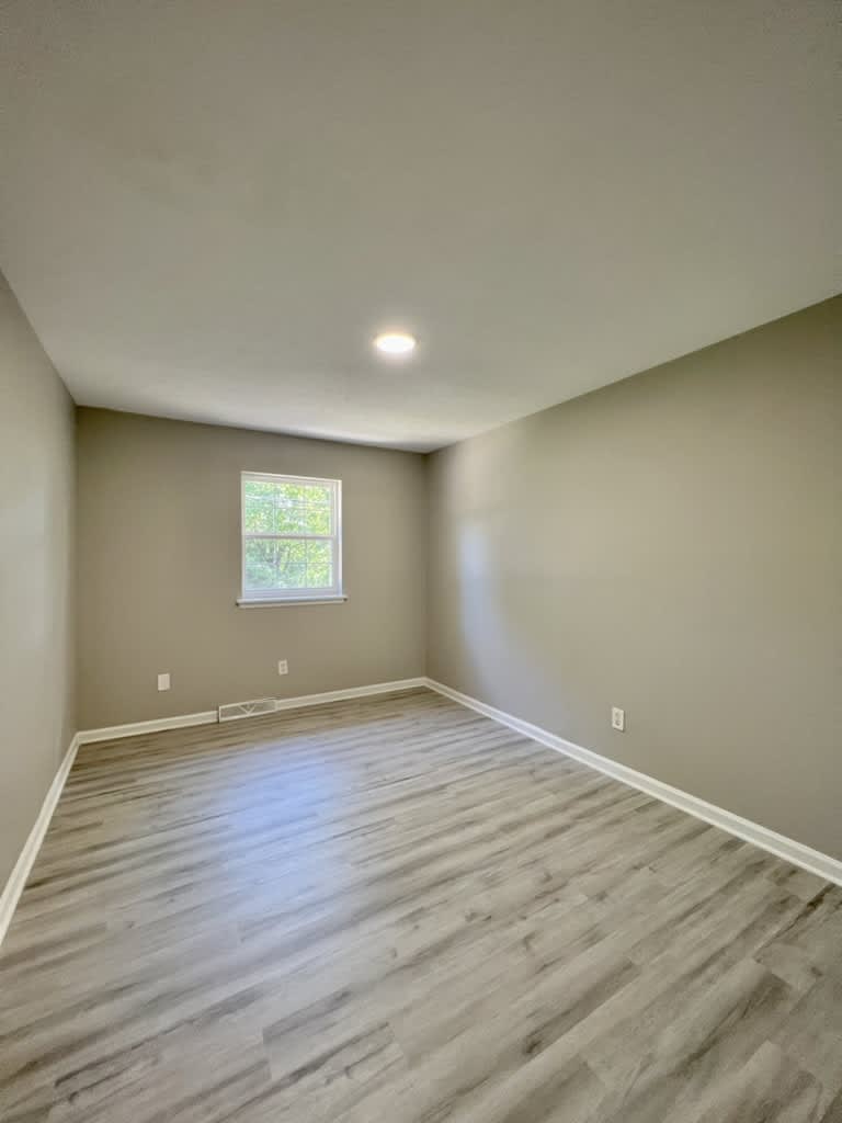 1362 Dix Drive – photo 4
