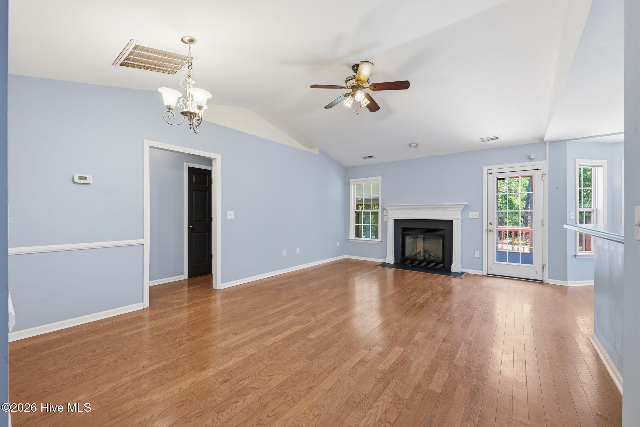 106 Lakeside Green Drive – photo 4