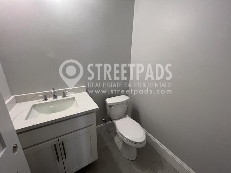2 Oakland St. – photo 4