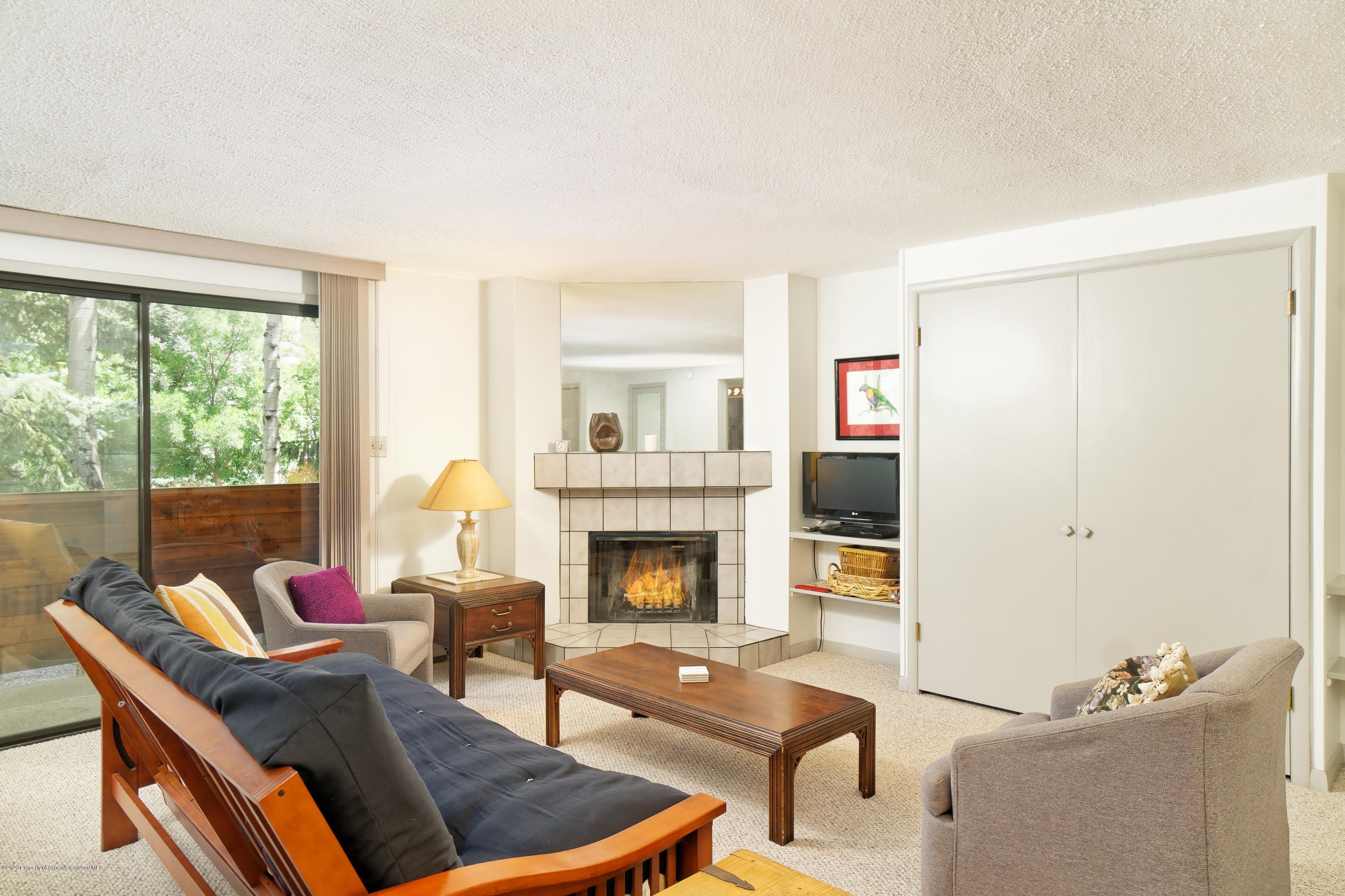 935 E Hopkins Avenue – photo 2