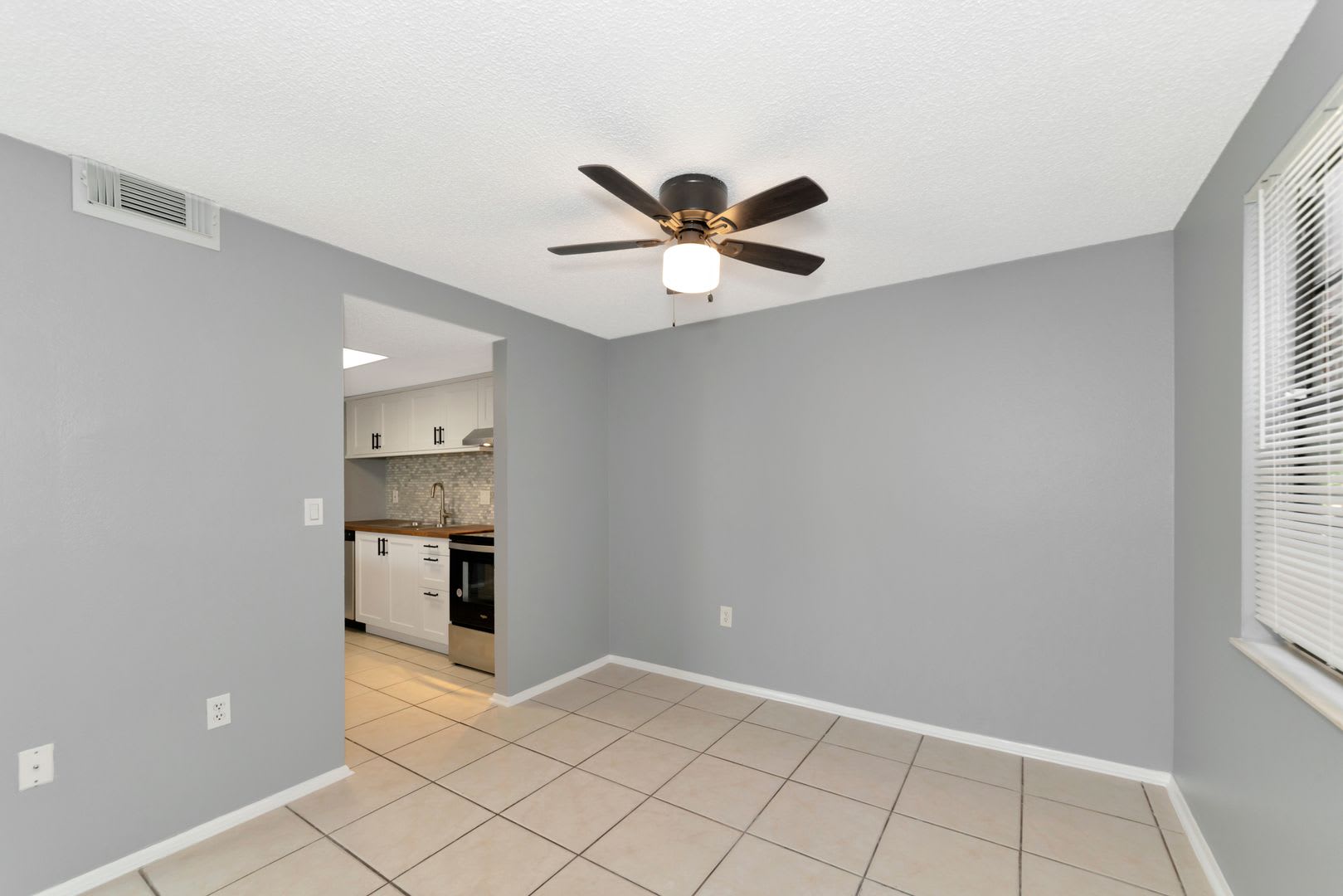 Unfurnished Annual Rental – photo 4