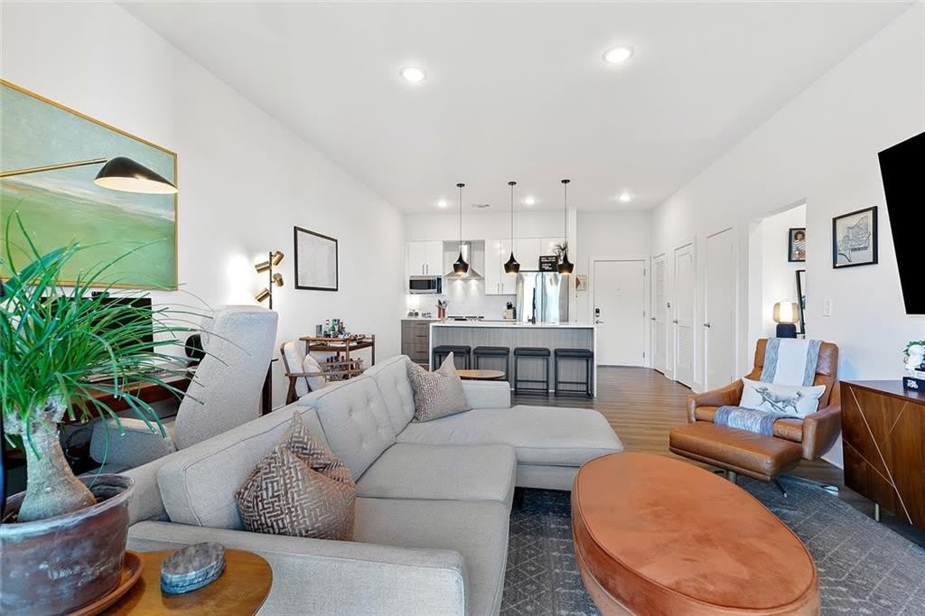 112 Rogers Street NE – photo 1