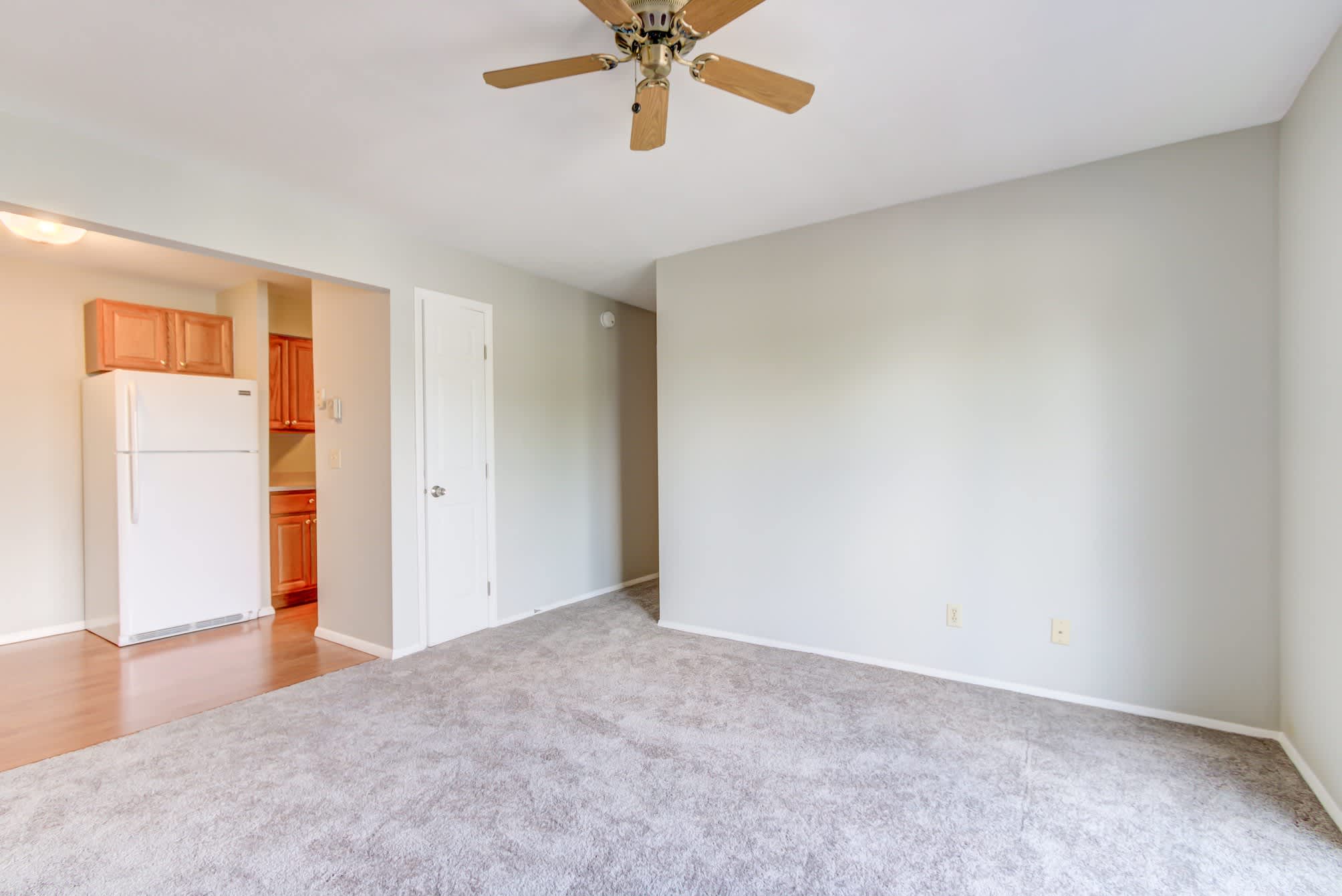 5422 College Corner Pk Apt 220 – photo 3