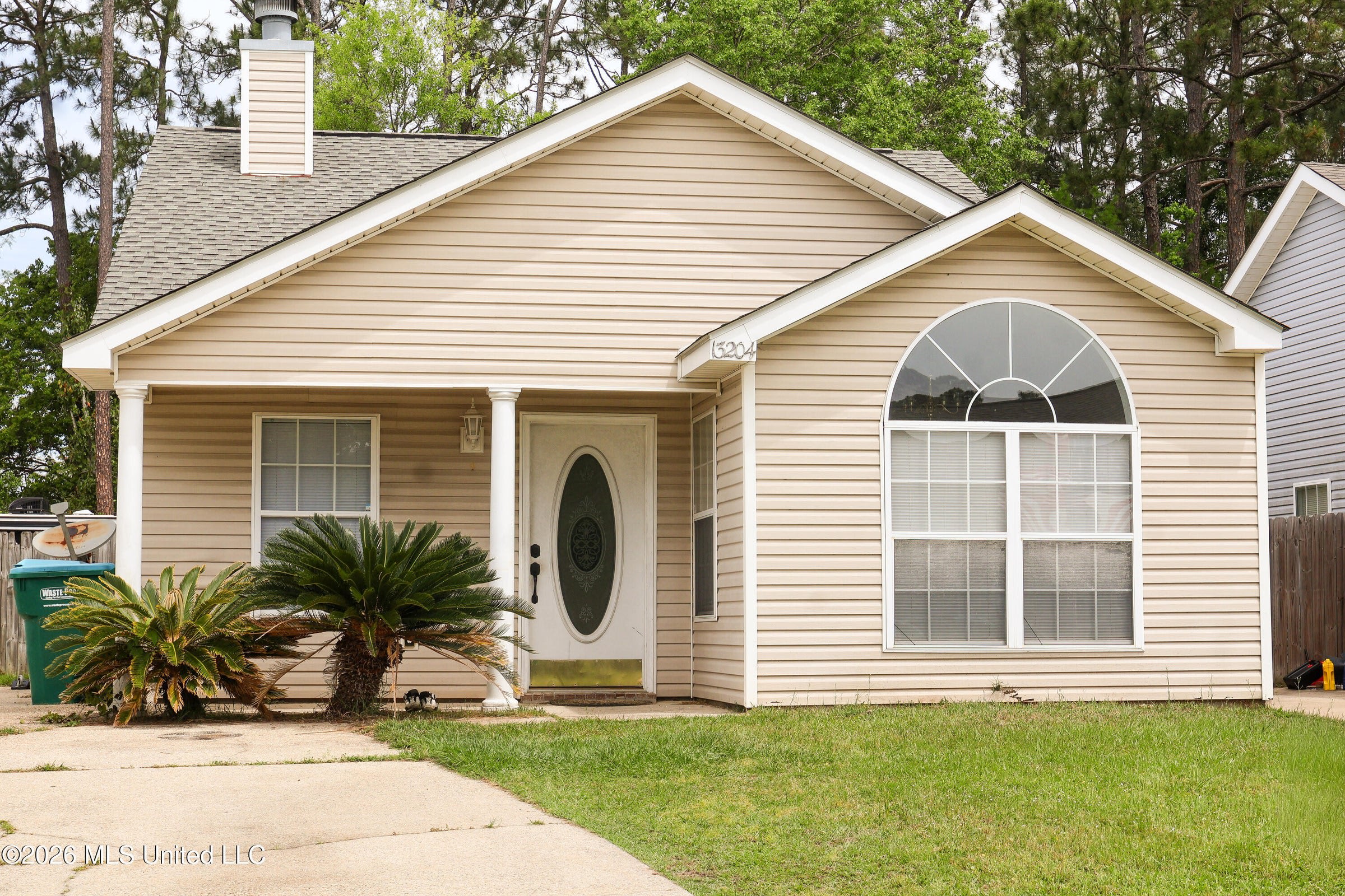 13204 Warren Drive – photo 1