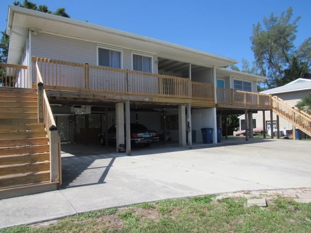 1 bedroom 1 bathroom upgraded duplex – photo 2