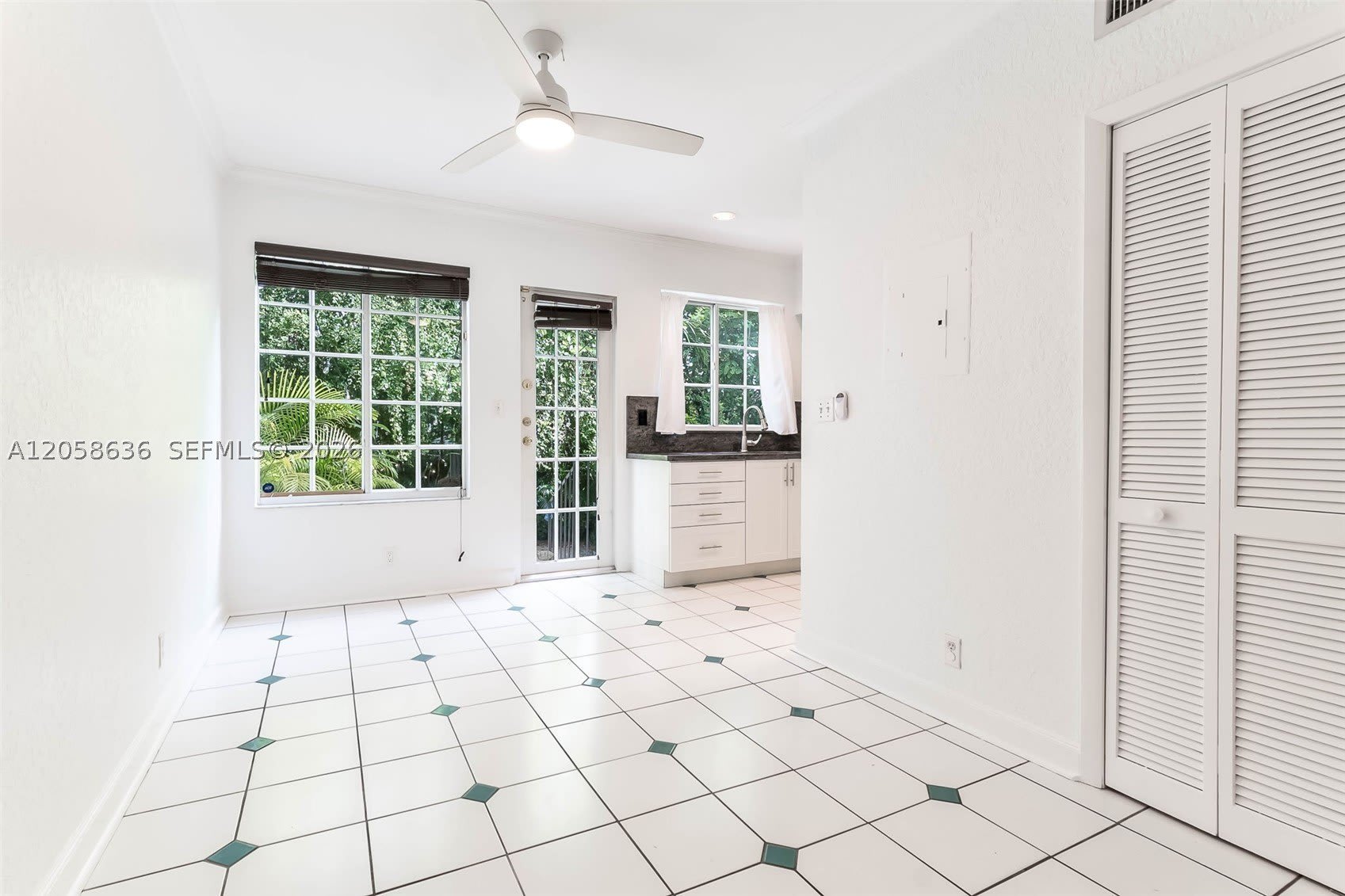 21 Madeira Ave – photo 4