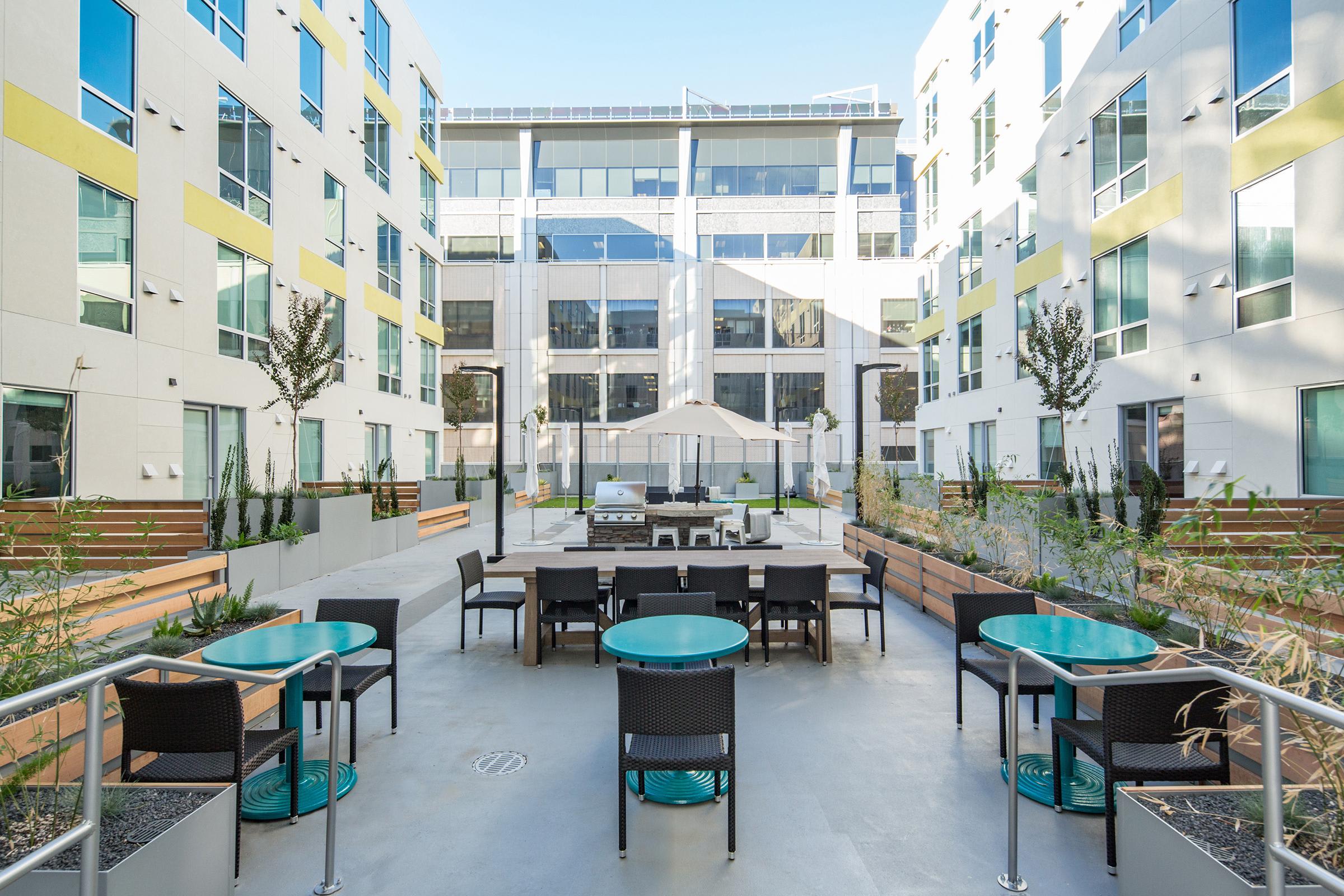 Eviva Midtown – photo 2