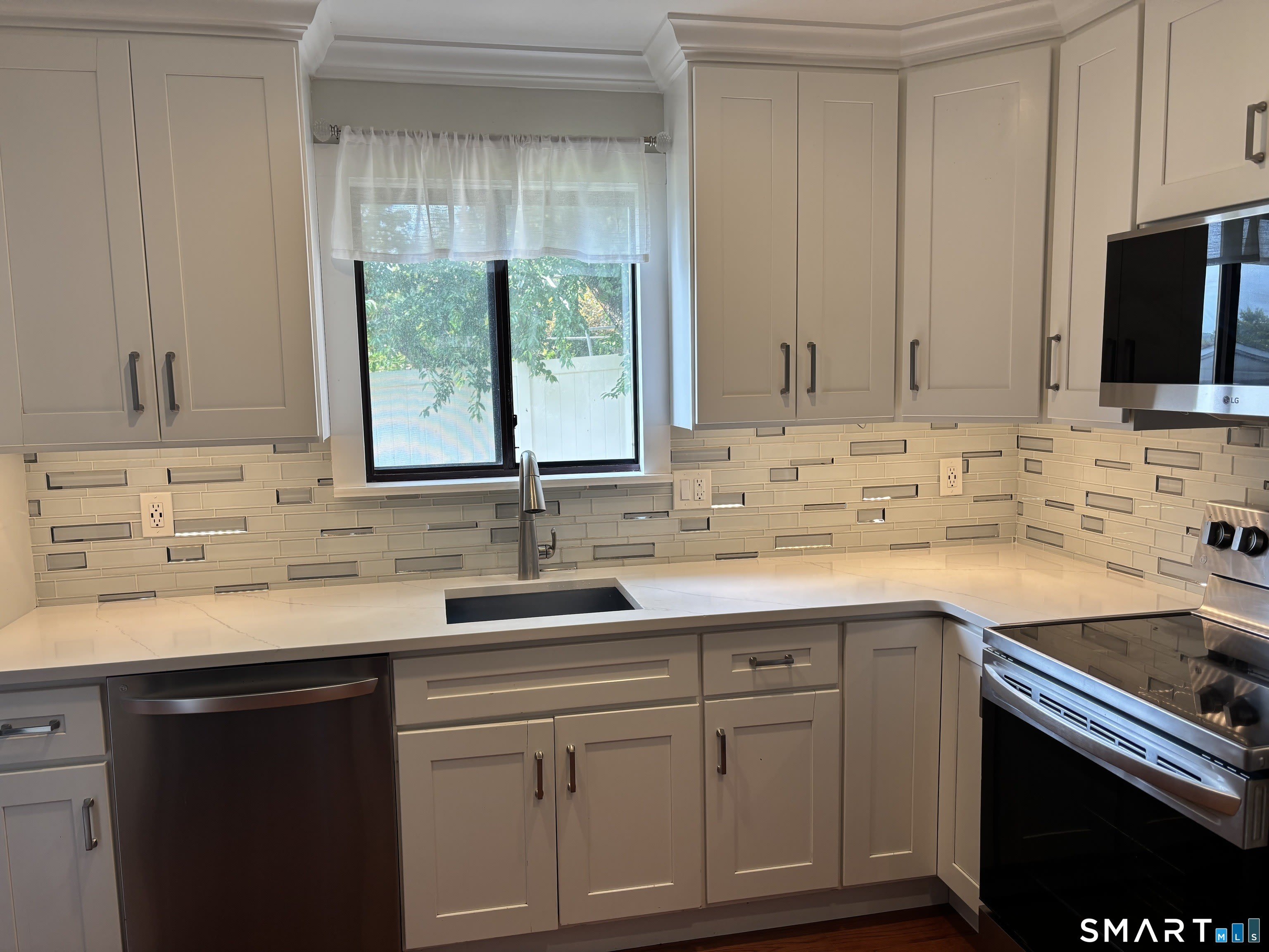 80 lawn Avenue – photo 5
