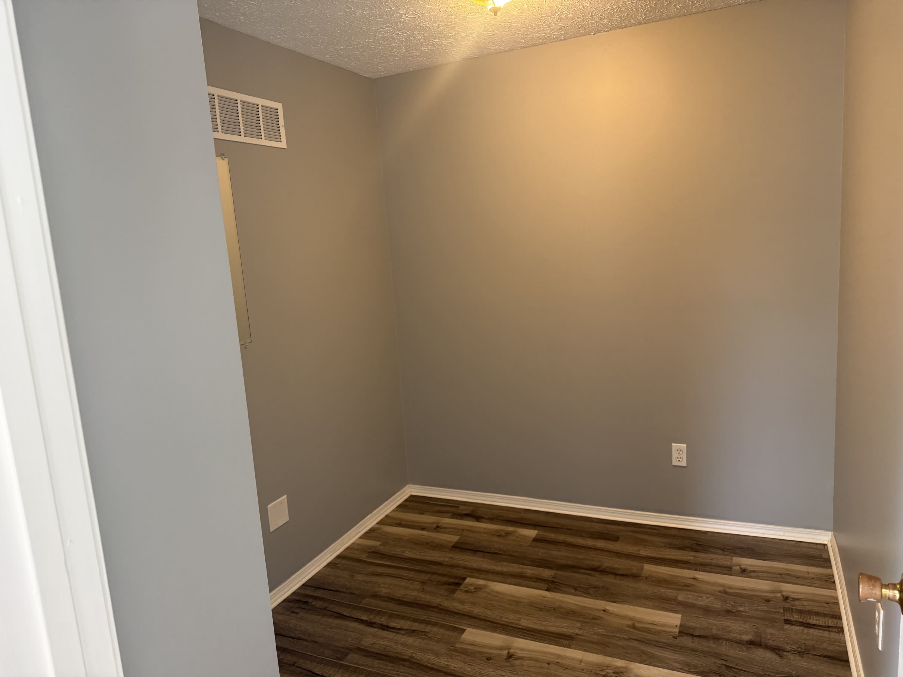 7237 New Glendale Road – photo 5