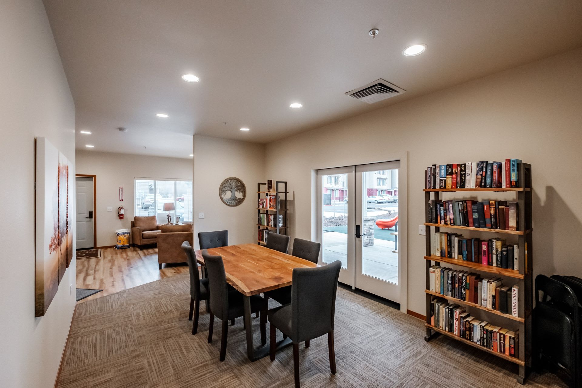 Oak Springs Apartments – photo 5