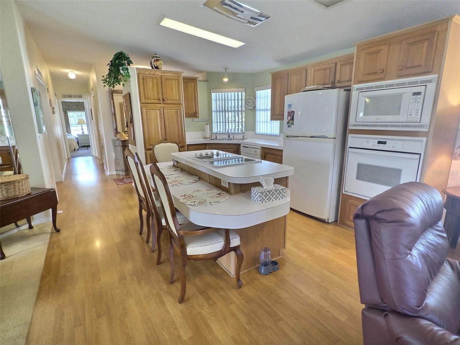136 PINDO PALM Street W – photo 3