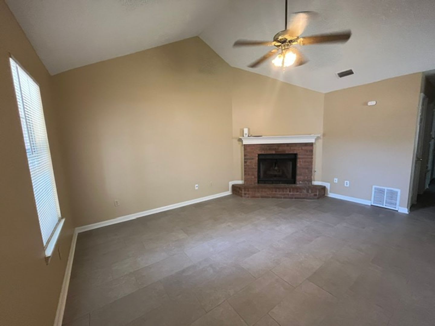 Renovated 3 Bedroom 2 Bath Home for Rent!! – photo 2