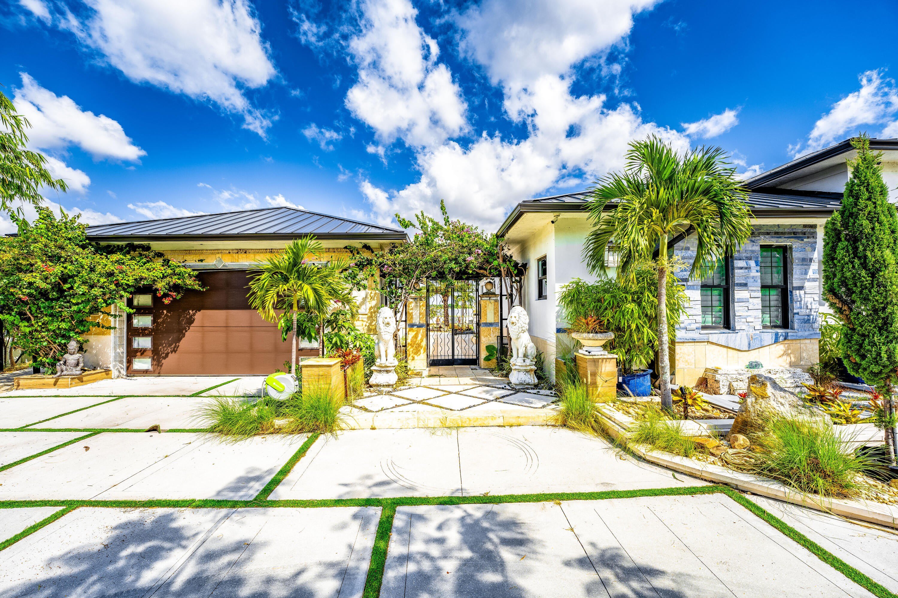 1325 N Mangonia Drive – photo 1