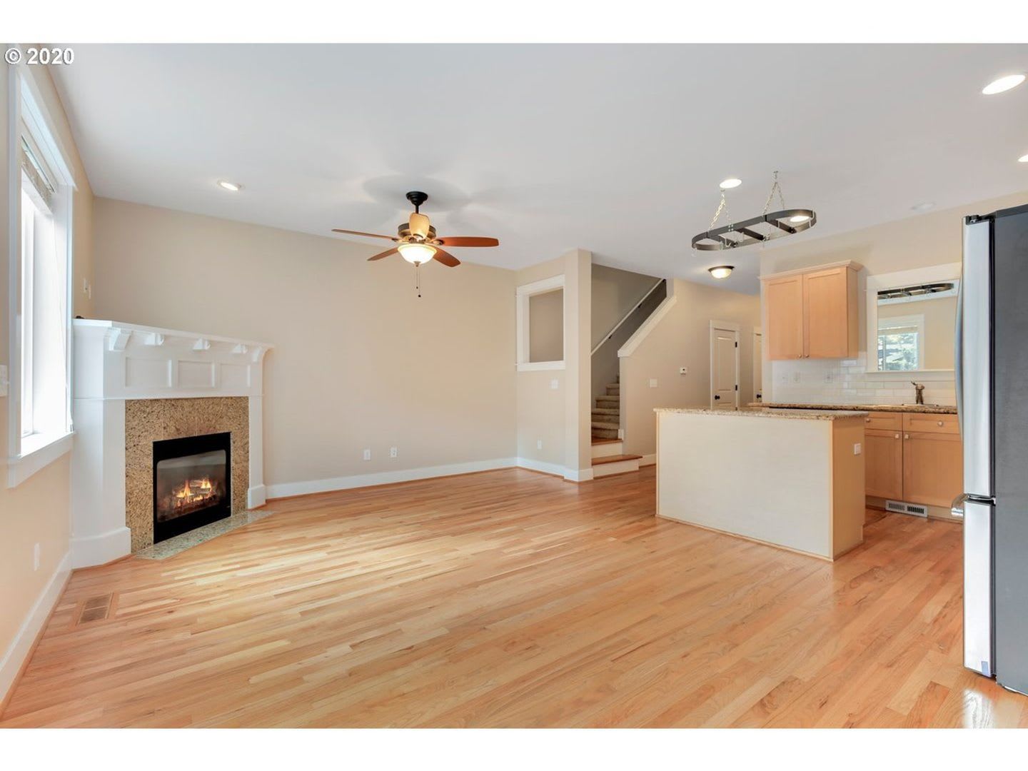 1/2 Month Free! Bright Bull Mountain Townhome – photo 5