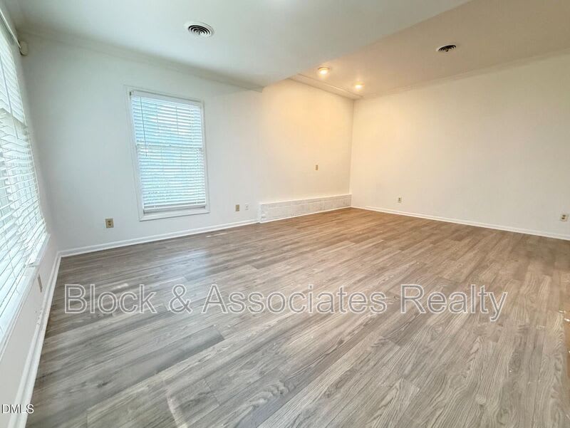 1421-A Lynn Road – photo 5