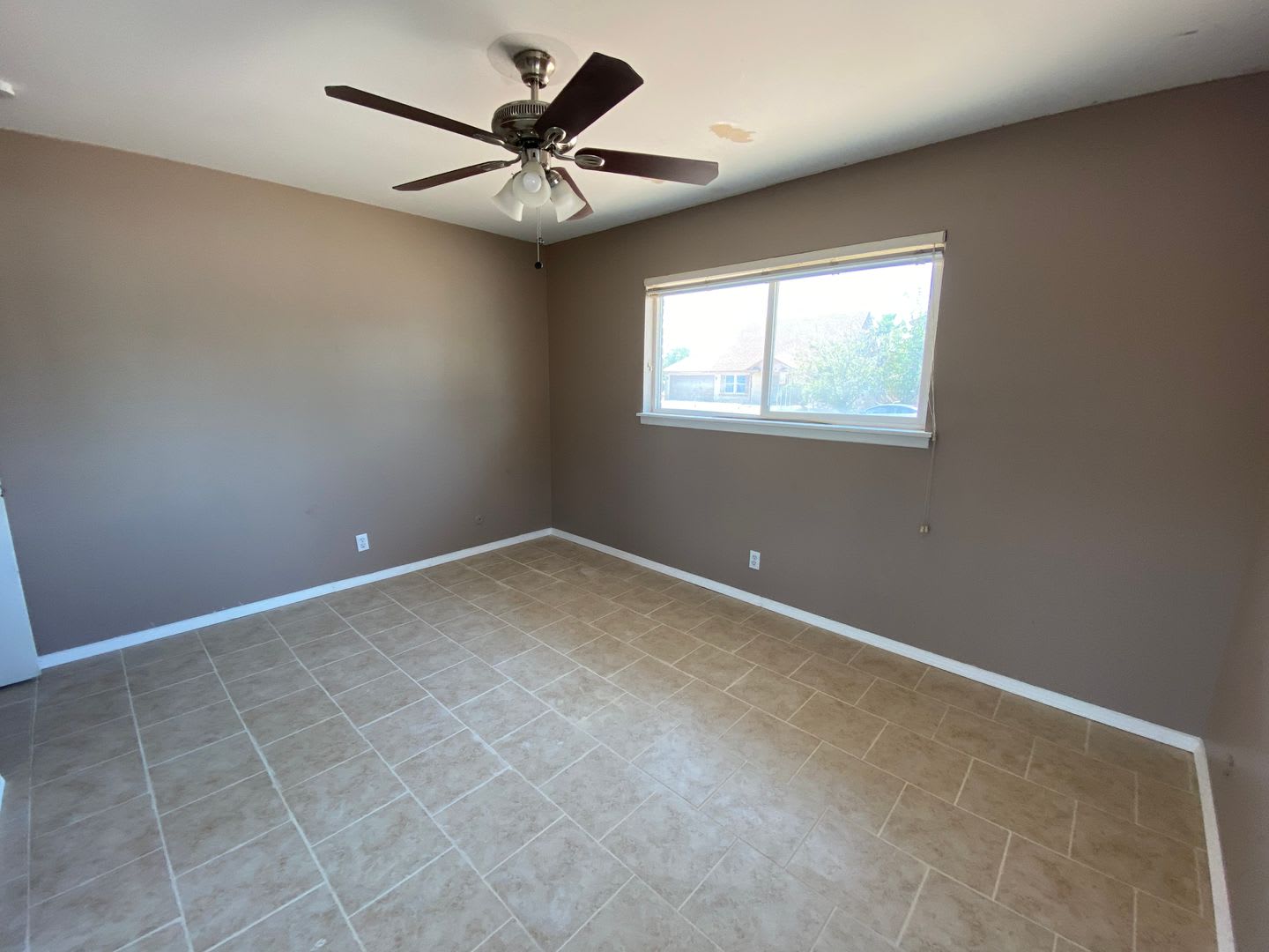 Eastside home for rent by Eastwood High School – photo 5