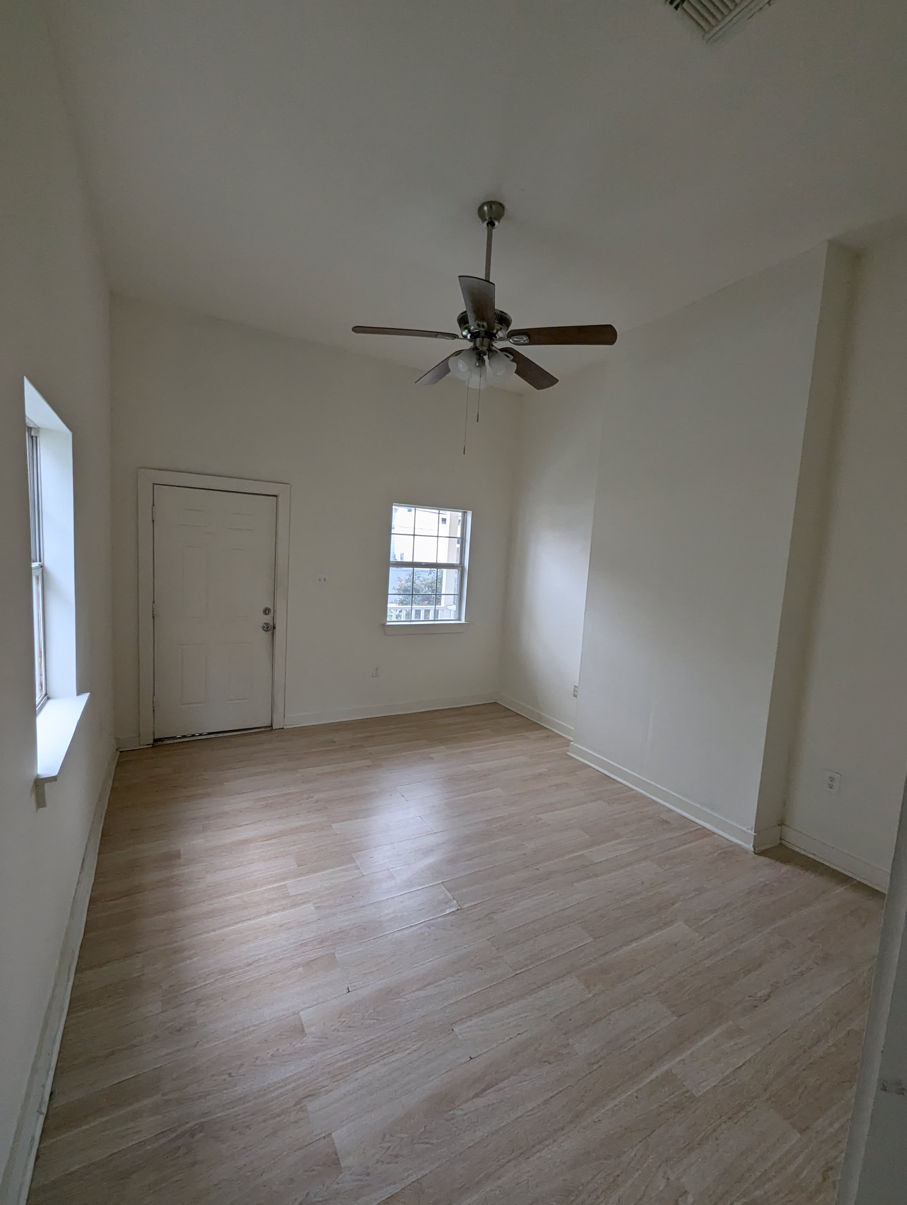 2914 Baudin St – photo 2