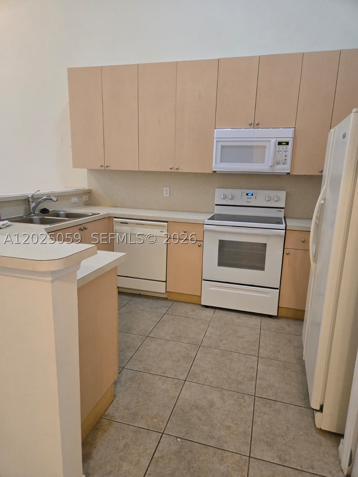 1158 NE 32nd Ave – photo 5
