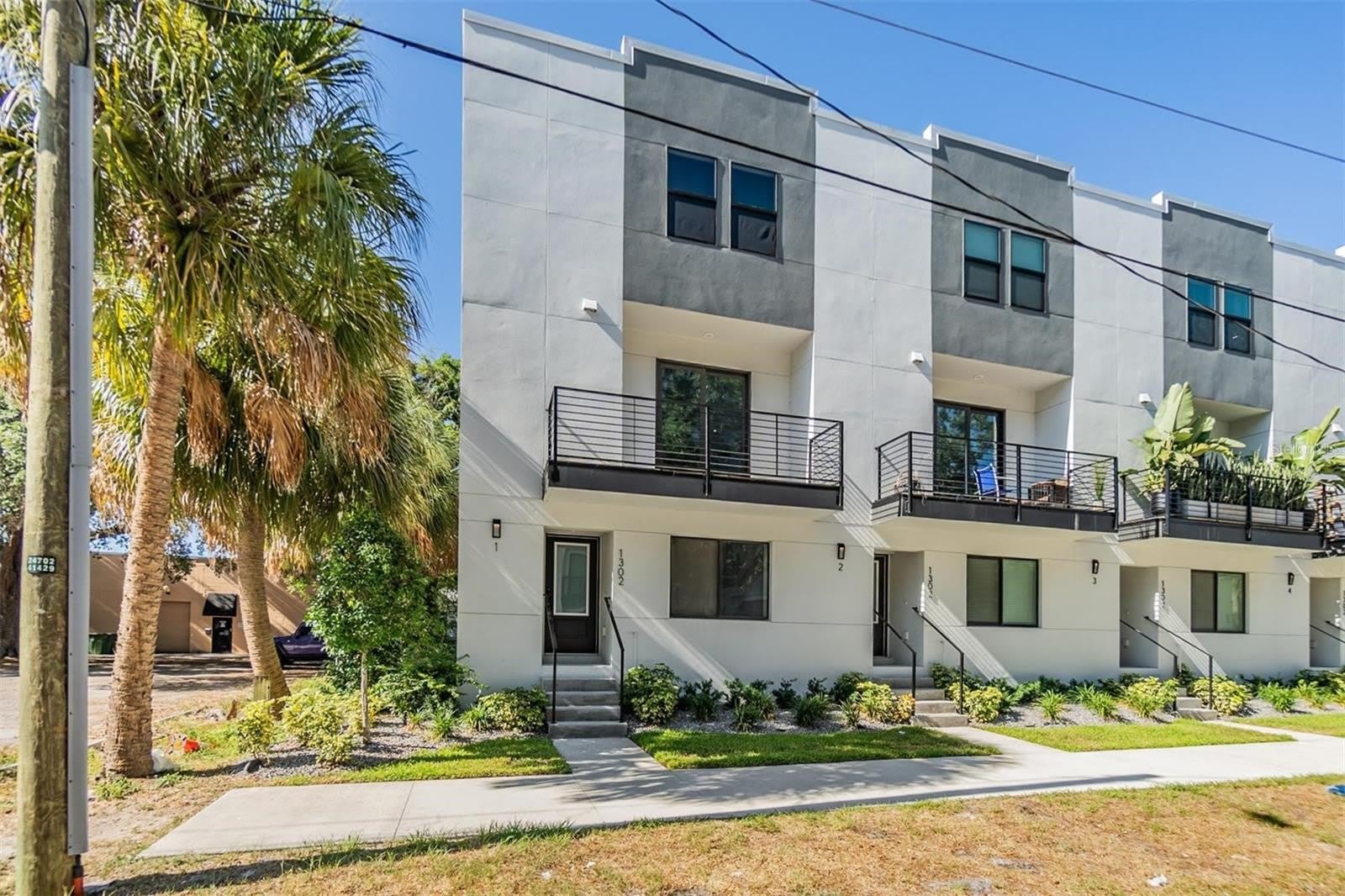 1302 W CARMEN Street – photo 1