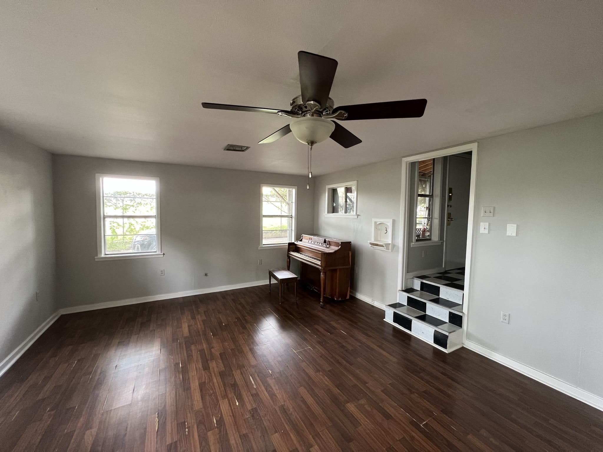 293 Post Avenue – photo 4