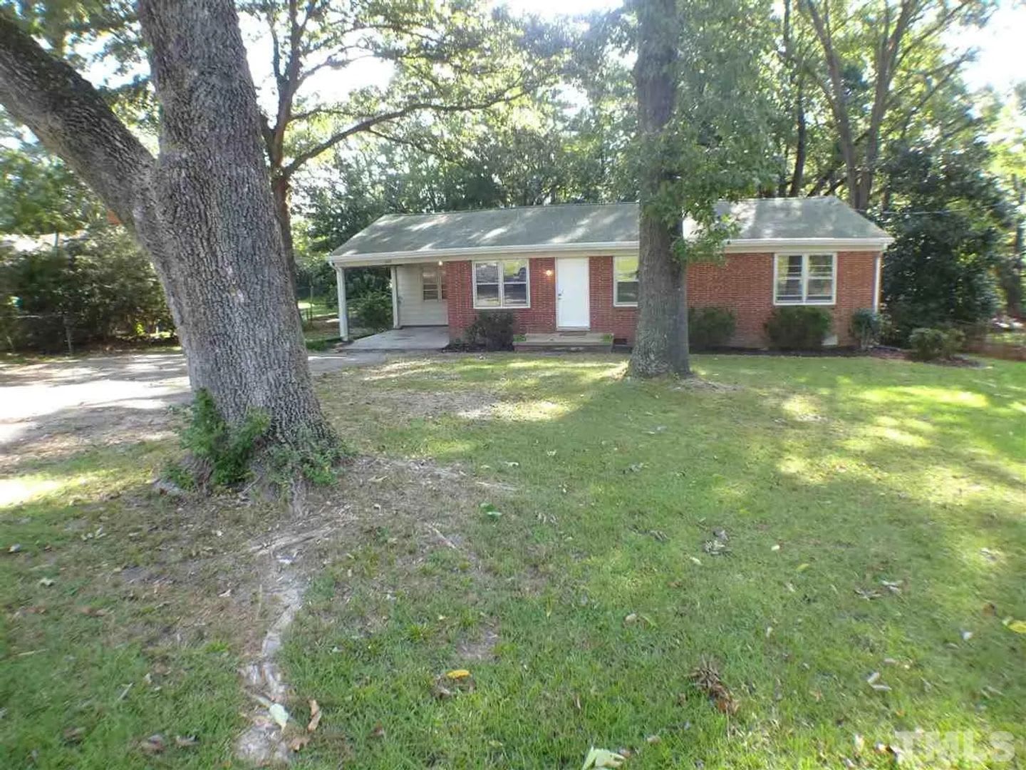 Room In 3 Bedroom Home At Sunnybrook Dr – photo 4