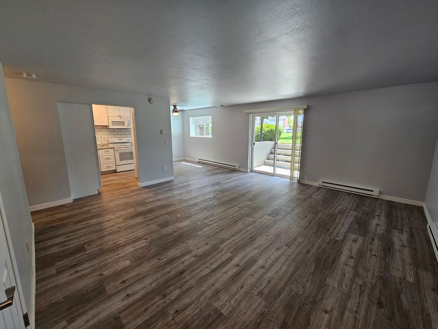 Beautifully Remodeled Condo in the Valley – photo 4