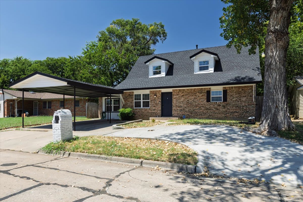 122 Northeast Angus Street – photo 2
