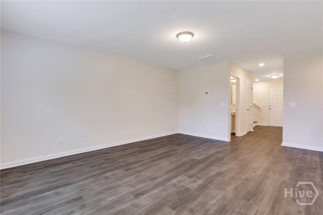 211 Vinesville Court – photo 5