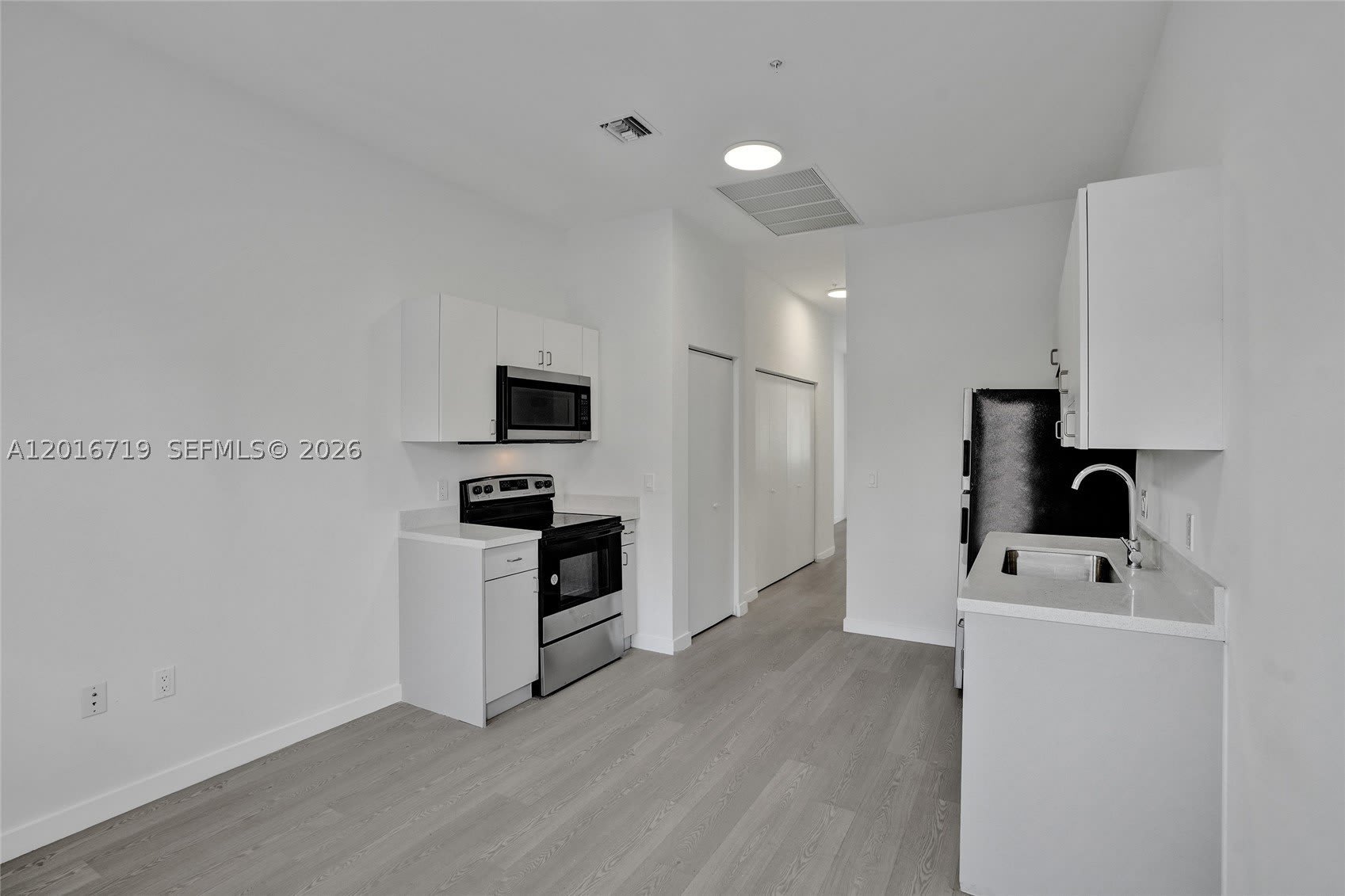 1567 Nw 1St St – photo 3