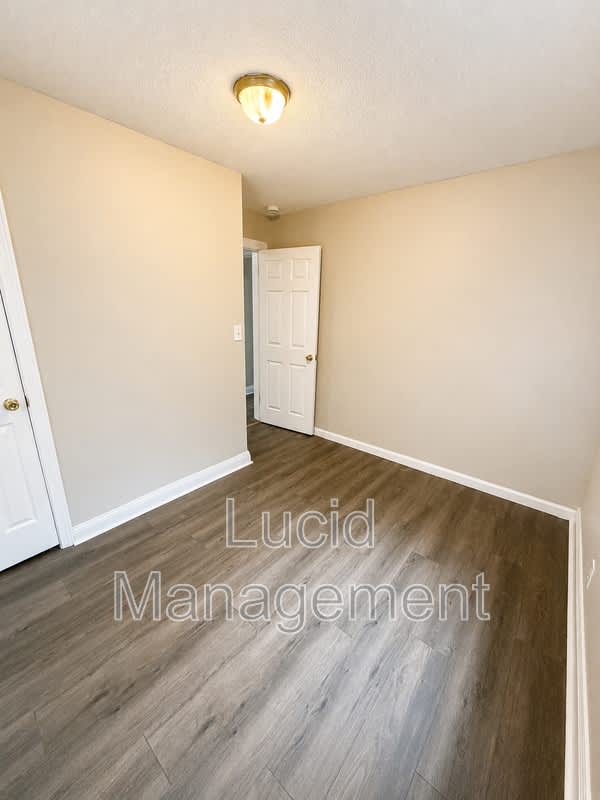 3659 Lentz Avenue – photo 5