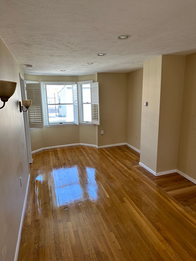 Nicely renovated pet friendly 2 bed in South Boston! – photo 5