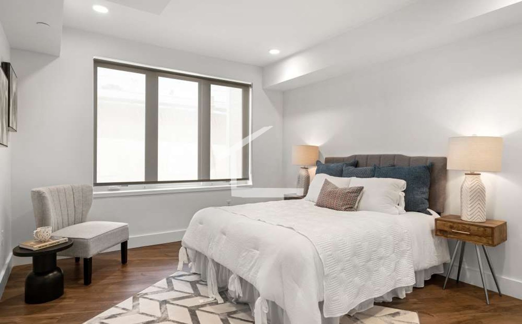 Charming 3 Bedroom-No Broker Fee – photo 5