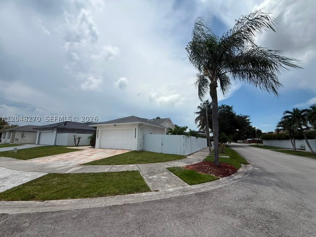 14305 Sw 182Nd Ter – photo 1