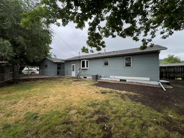 2125 Stirling St – photo 3
