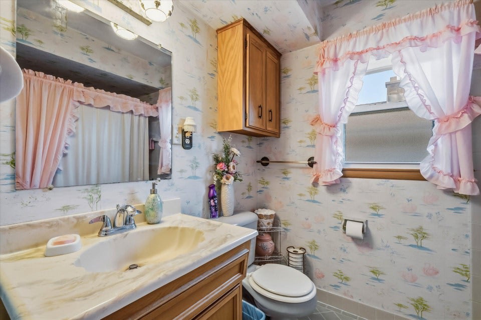 4431 N 62nd St – photo 3