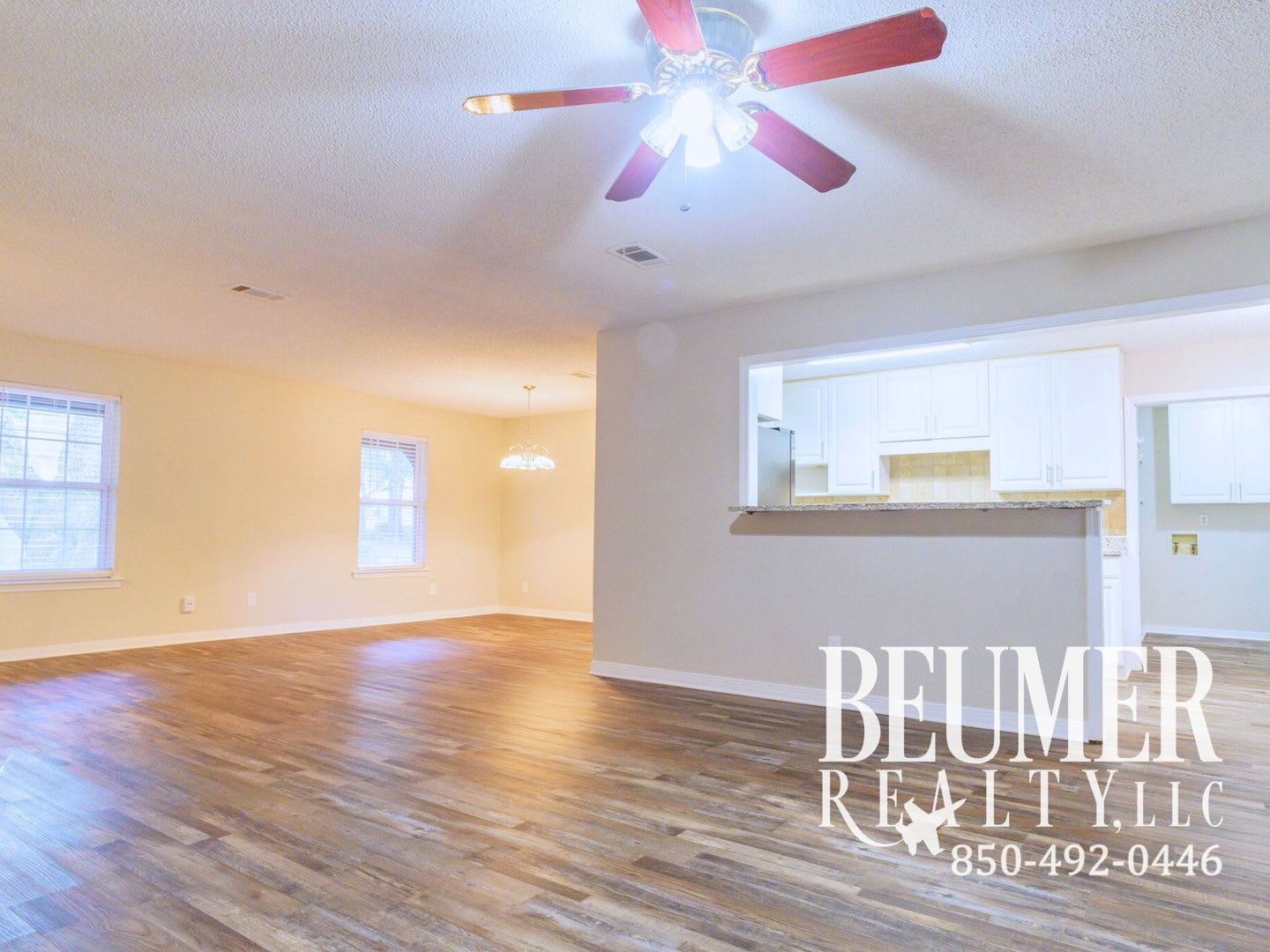 Charming Corner Haven 4BR/3BA Brick Home for Rent – photo 4