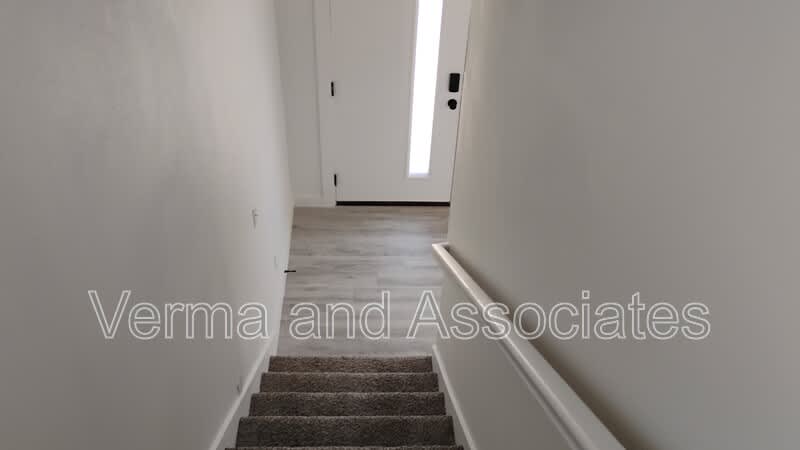 1100 Indiana Ave – photo 5